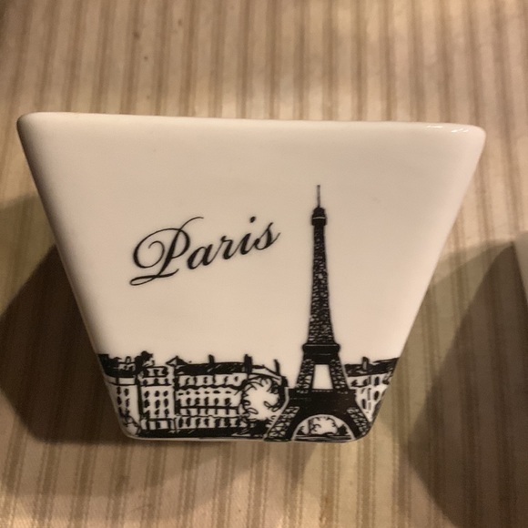 Paris inspired Ciroa simple serve - Picture 4 of 4